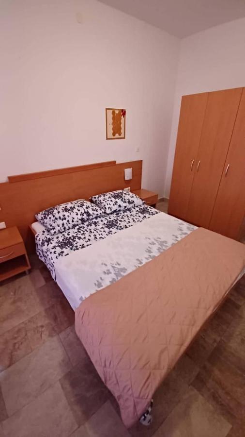 Apartments Senka Orebić Buitenkant foto